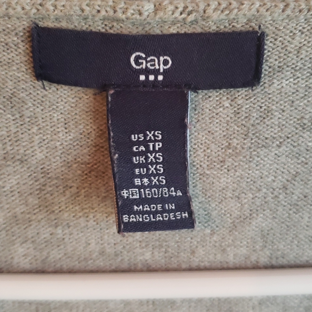 Gap Vest - Picture 2 of 3